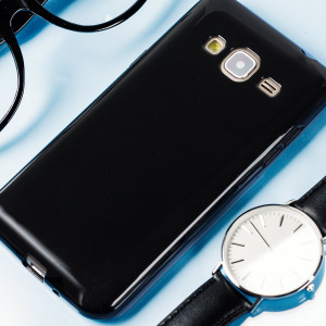 Custom moulded for the Samsung Galaxy J3 2016, this solid black Olixar FlexiShield case provides slim fitting and durable protection against damage.