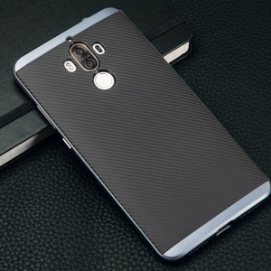Hybrid layers of robust TPU and hardened polycarbonate with a premium matte finish non-slip carbon fibre design, the Olixar X-Duo case in black and metallic grey keeps your Huawei Mate 9 safe, sleek and stylish.