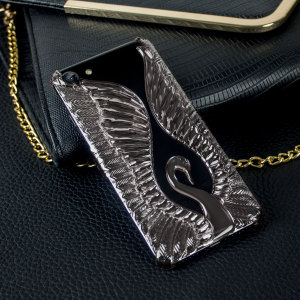 Enhance your iPhone 7 majestically, whilst keeping it protected with the black Magnificent Swan Clip-on Case. Slim, ultra-light and incredibly eye-catching, this case really makes a bold statement and looks amazing when fitted.