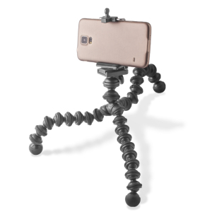 Adapt to all indoor and outdoor photography conditions by safely securing your phone/camera either to a tripod or by wrapping the tripod around a tree branch. This gives you all the stability you need to take shots without worrying about camera stability.