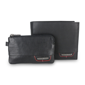 This suave, richly textured gift set from Samsonite consists of a stylish, practical wallet and a compact, elegant key pouch. Both of these items come with RFID fraud protection, keeping your data - and your vehicle - safe from prying criminal eyes.