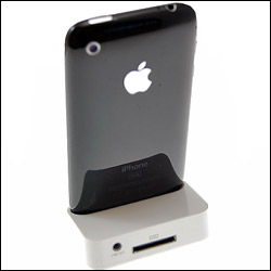 Apple iPhone 3GS / 3G USB Desktop Sync & Charge Cradle - White