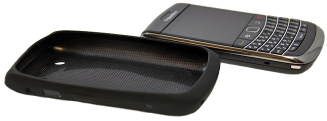 FlexiShield Skin For The BlackBerry Bold 9700 - Solid Black