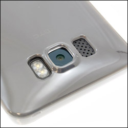 Coque HTC HD2 FlexiShield Plus - Blanche de près