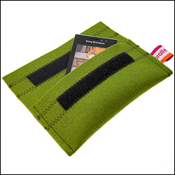 Handytasche busy b von prallewelt.com by Tine Wittler in Grün aus hochwertigem Wollfilz