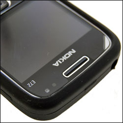 Coque Silicone Nokia E72 Nokia CC-1000 - Noire vue sur écran