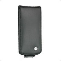 The Noreve case features a completely removable belt clip The Noreve case features a completely removable belt clip