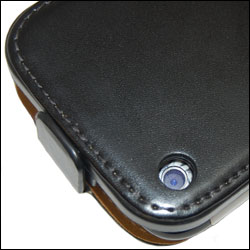 Housse en cuir SlimLine Premium Flip pour Iphone 3GS /3G vue sur l'appareil photo