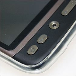 Vue détaillée des fonctions du HTC Desire dans sa coque FlexiShield Blanc