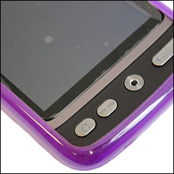 Vue détaillée des fonctions du HTC Desire dans sa coque FlexiShield Pourpre
