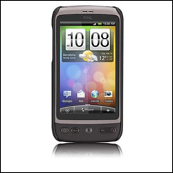 HTC Desire dans sa coque Case-Mate Barely There vue de coté laissant accès aux touches
