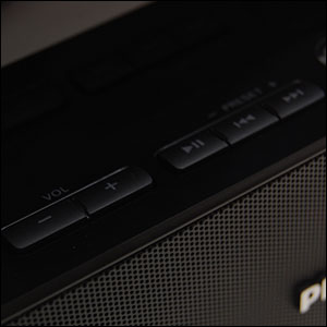 Philips DC315 Alarm Clock Radio - iPhone / iPod