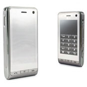 Transforms your mobile phone screen into a mirror while protecting it from scratches.