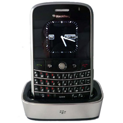 Charging Blackberry on Image Of Blackberry Bold Chrome Desktop Charging Pod   Asy 14396 003