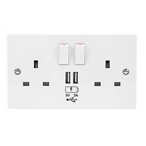 enCharge UK Power Socket with USB Charging Wall Plate
