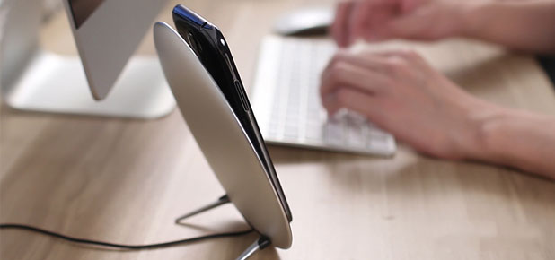 Aukey Luna Qi Universal Wireless Charger - Silver
