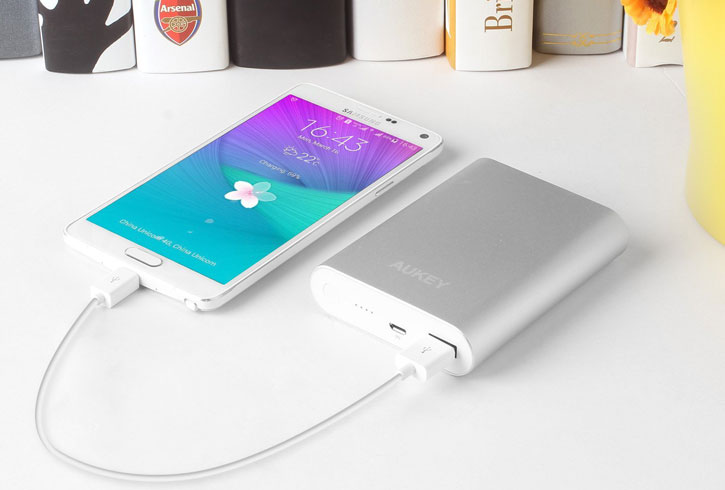 Aukey Portable 10,000mAh Qualcomm Quick Charge 2.0 Power Bank