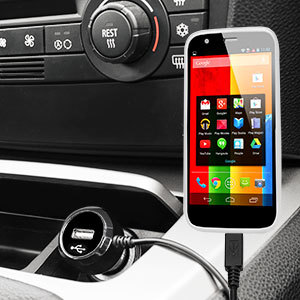 Mantieni carico il tuo Motorola Moto G grazie a questo caricabatterie da auto High Power da 2.4A, caratterizzato da un cavo a spirale estendibile. Grazie alla porta USB integrata, potrai caricare contemporaneamente anche un altro dispositivo USB.