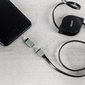 Charge and sync your Micro USB and Lightning devices with the awesome and versatile retractable 1m cable from Olixar in black. Coming complete with dual tips and connector caps, this cable offers a practical way to keep your cable tidy.