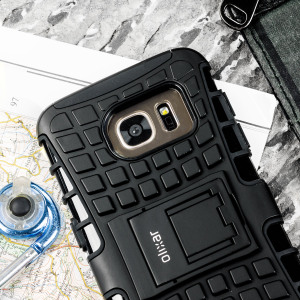 Protect your Samsung Galaxy S7 from bumps and scrapes with this black ArmourDillo case from Olixar. Comprised of an inner TPU case and an outer impact-resistant exoskeleton, with a built-in viewing stand.