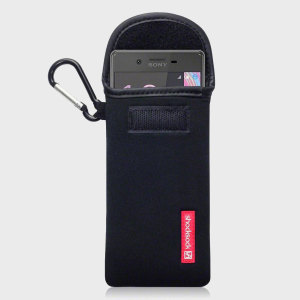 Lleve su Sony Xperia X de forma segura mientras está haciendo ejercicio o afrontando el aire libre utilizando el estuche de neopreno Shocksock de color negro. Este cómodo estuche de transporte es ajustable y hecho de un material ligero. También viene con un práctico mosquetón.