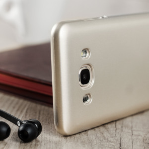 Una funda de gel premium para su Samsung Galaxy J5 2016. La funda Mercury Goospery iJelly está acabada con un brillo que le dará un toque de clase a su dispositivo y una protección duradera.