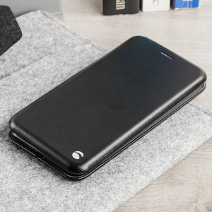 Svep in din telefon med ett lyxigt och elegant skydd från Krusell. Det universala fodralet har kreditkortsfickor och kan omvandlas till ett praktiskt visningsstativ samtidigt som den passare ne mängd olika telefoner.