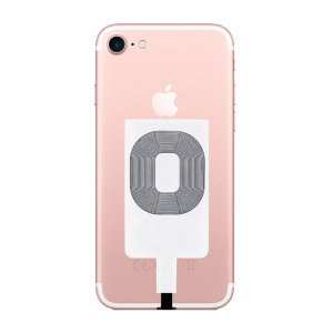 Habilite la carga inalámbrica para su iPhone 7 sin tener que modificar su teléfono o utilizar una funda especializada gracias a este adaptador de carga inalámbrico Qi de Maxfield.