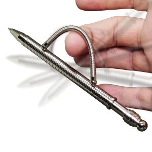 Whether you're an executive or creative looking for distraction and focus or just want to keep the kids happy, this high quality magnetic ballpoint pen in a high quality chromed finish is ideal for tricks, entertainment, keeping focus and relaxing.