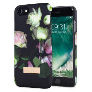 Parfaitement ajustée et n'ajoutant aucun volume superflu, la coque Ted Baker Earlee protège élégamment votre iPhone 8 / 7 avec une touche florale éthérée très esthétique. Votre smartphone bénéficie d'une protection exceptionnelle contre les éraflures et autres dommages accidentels.