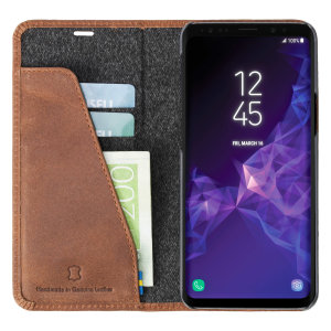 Krusell’s 2 Card Sunne Folio Wallet genuine leather case in vintage cognac combines Nordic chic with Krusell’s values of sustainable manufacturing for the socially-aware Galaxy S9 owner who seeks 360° protection with extra storage for cash or cards.