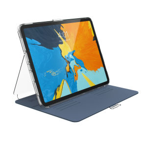 Ge lyxigt skydd för din iPad Pro 11 med StyleFolio fodralet från Speck. Komplett skydd med ett attraktivt yttre samt ett multivinkels stativ så du kan bekvämt titta på din favorit media när du vill.