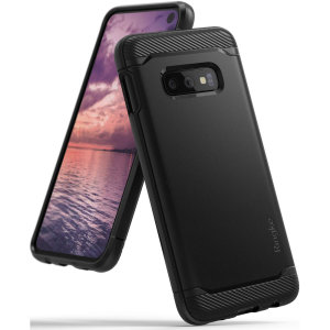 Provide your shiny new Samsung Galaxy S10e with a sleek, yet heavy-duty protection and premium brushed metal look offering Rearth Ringke Onyx case. The precision-cut design and anti-slip finish will preserve the aesthetic and offer great comfort.