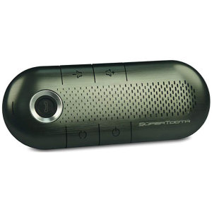 Crystal - La più recente introduzione di SuperTooth alla sua linea di vivavoce Bluetooth. Crystal si attacca alla visiera parasole dell'auto tramite una resistente clip magnetica che consente di effettuare chiamate istantanee a mani libere per qualsiasi tipo di veicolo.