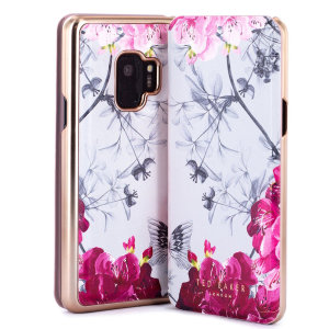 Form-fitting and bulk-free, the Babylon Nickel case for Samsung Galaxy S9 from Ted Baker sports an ethereal, otherworldly floral aesthetic while also offering superlative protection for your device from drops, scrapes and other damage.