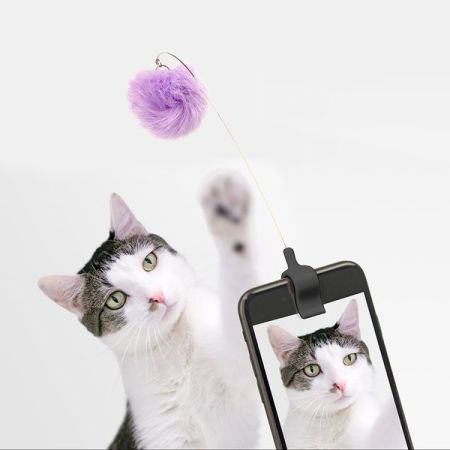 Kikkerland Fuzzy Toy Selfie Clip for Cat Photos - Multicolour