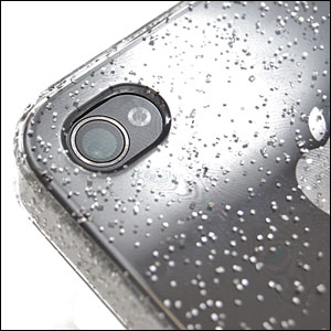 Coque Gear4 Thin Ice iPhone 4 - Crushed Ice vue sur appareil photo
