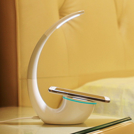 lamp with wireless charging