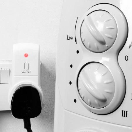 Status 20m Eco Remote Switch Control Mains Power Plug Socket
