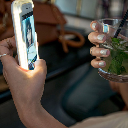 LuMee iPhone 6S / 6 Selfie Light Case Hülle in Weiß
