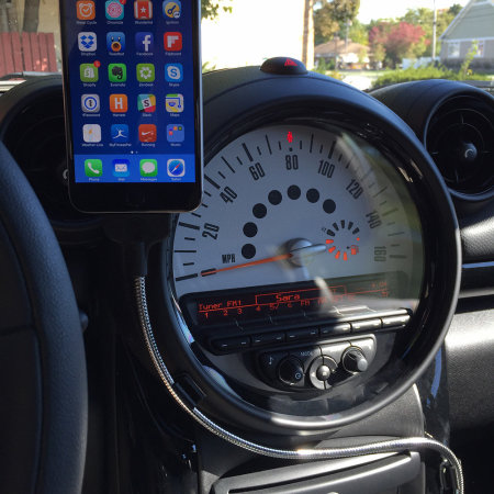 Fuse Chicken Bobine Auto Flexible iPhone Charging Car Holder Dock