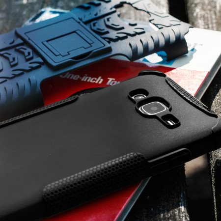 Olixar ArmourDillo Samsung Galaxy J3 2016 Protective Case - Black