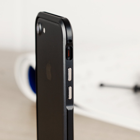 Bumper iPhone 7 Luphie Blade Sword Aluminium – Noir