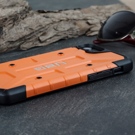 Coque iPhone 7 UAG Pathfinder – Orange / Noir