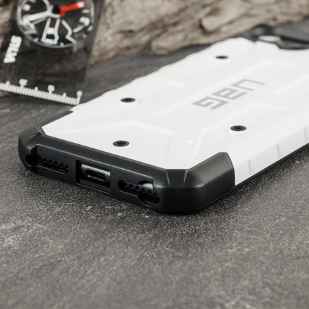 UAG Pathfinder iPhone 8 / 7 Rugged Case - White / Black