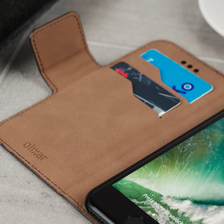 Olixar iPhone 8 / 7 Tasche Wallet Stand Case in Braun