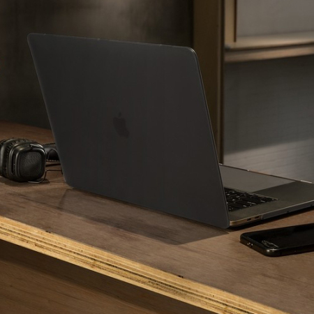 Funda MacBook Pro 13 Touch Bar SwitchEasy Nude - Negra Ahumada