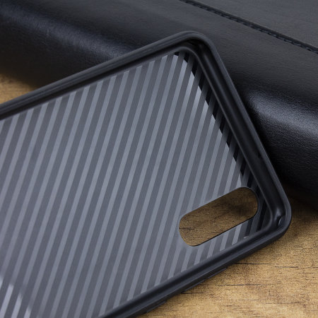 Olixar Carbon Fibre Huawei P20 Case - Black