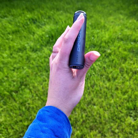 Veho Pebble Ministick 5W 2200 mAh Portable Power Bank - Black