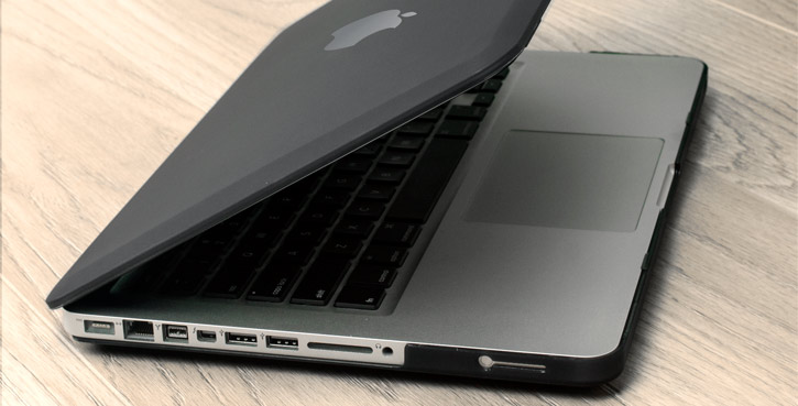 ToughGuard MacBook Pro 13 Inch Hard Case - Black